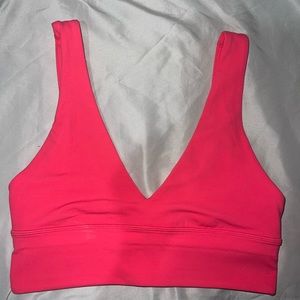 Lululemon lip gloss align v neck bra